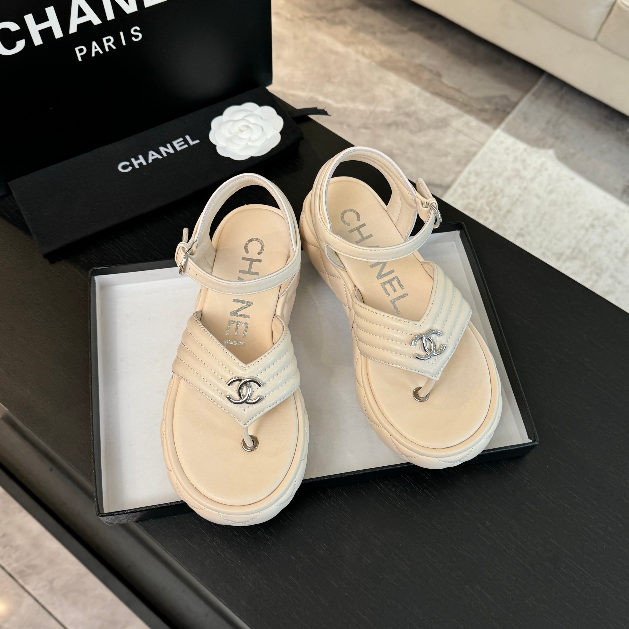 Bagsaaa Ch**el Sandals Light Gray Lambskin G46108