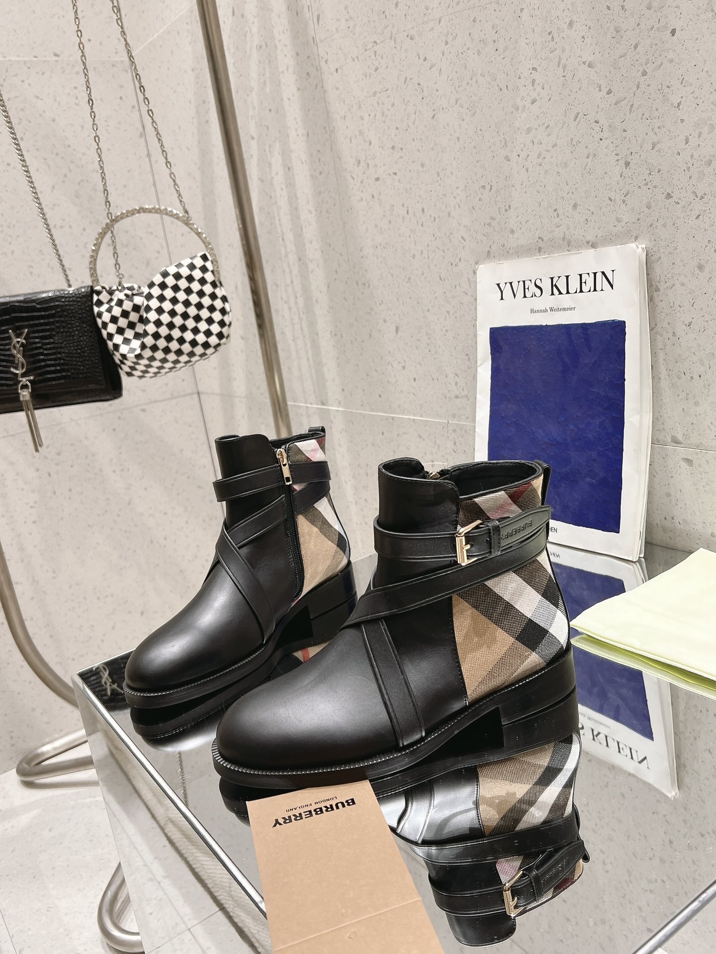 Bagsaaa Bv*b*rry Check and Leather Boots