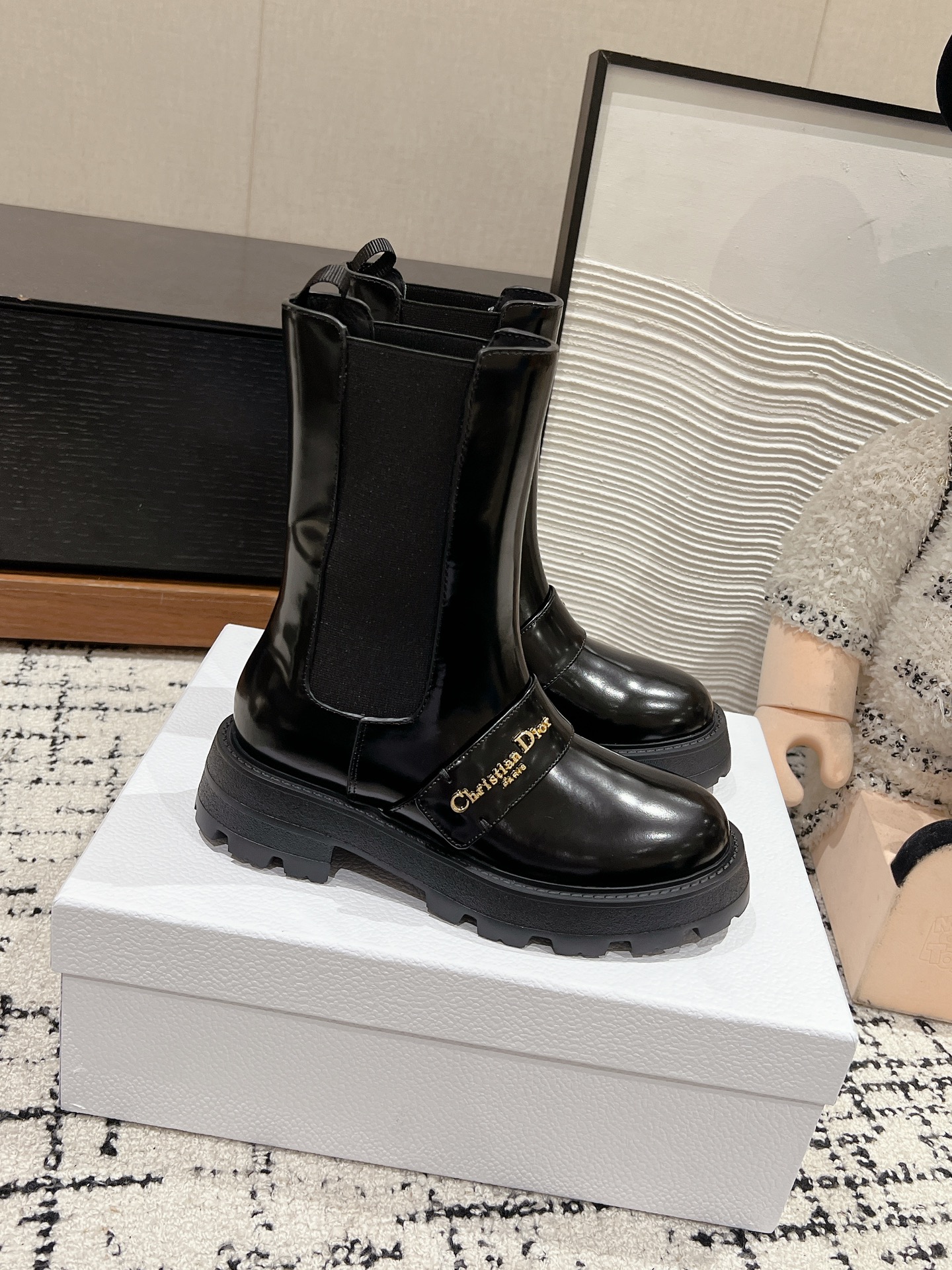 Bagsaaa D10r D-Quest Ankle Boot Black Calfskin Decorative strap