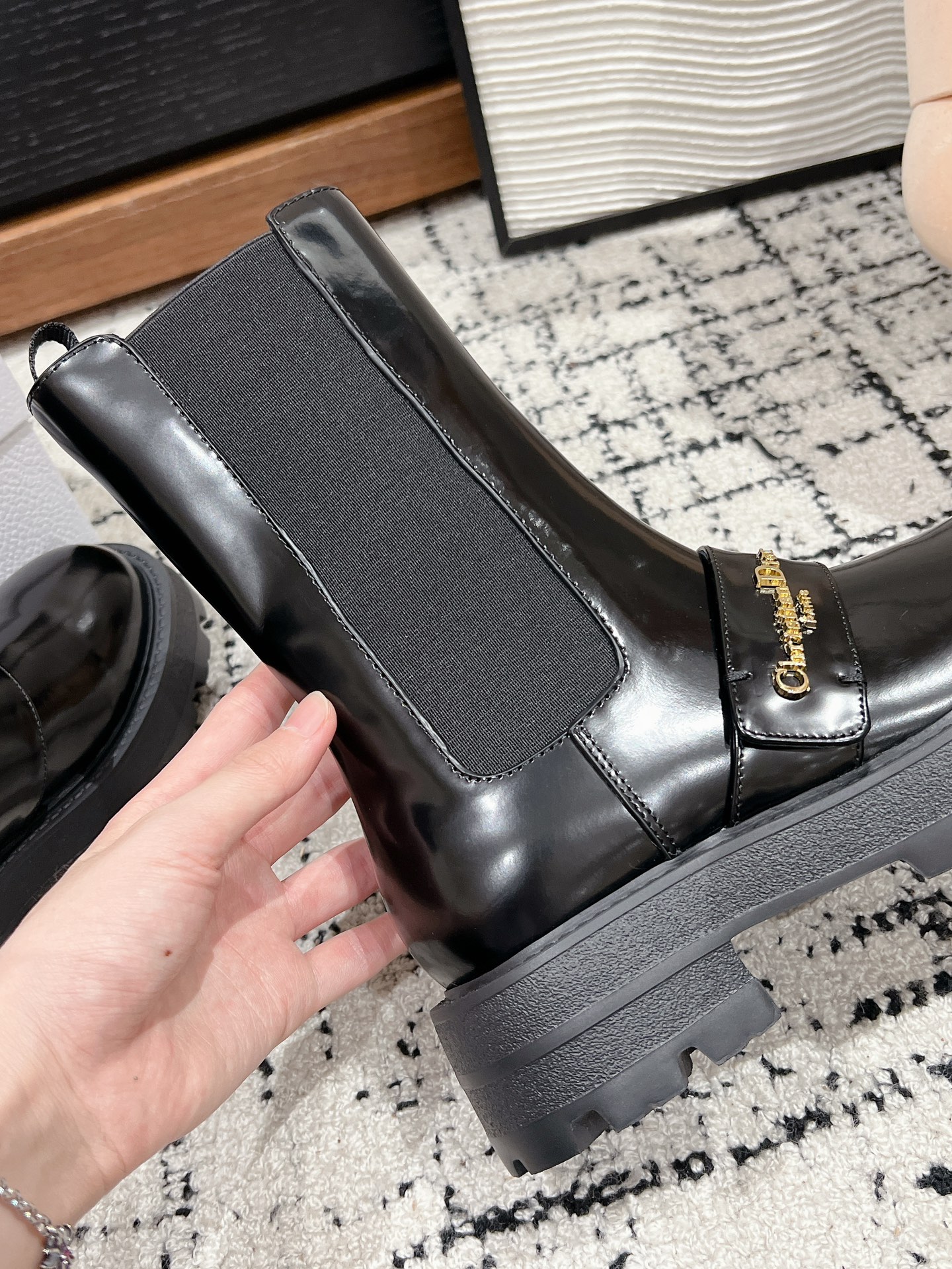 Bagsaaa D10r D-Quest Ankle Boot Black Calfskin Decorative strap