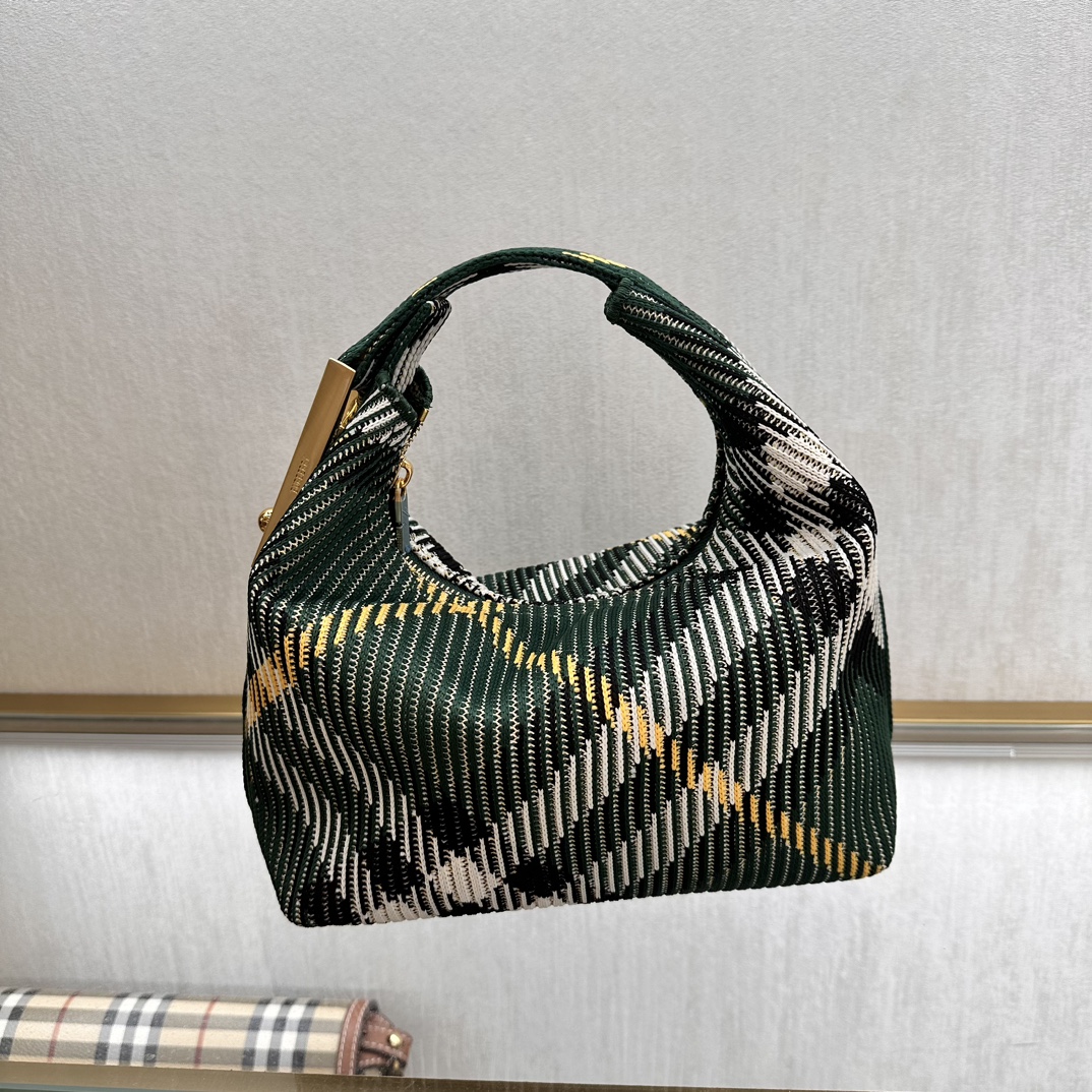 Bagsaaa Bv*b*rry Mini Peg Duffle Bag Green - 21.5 x 10.5 x 23cm