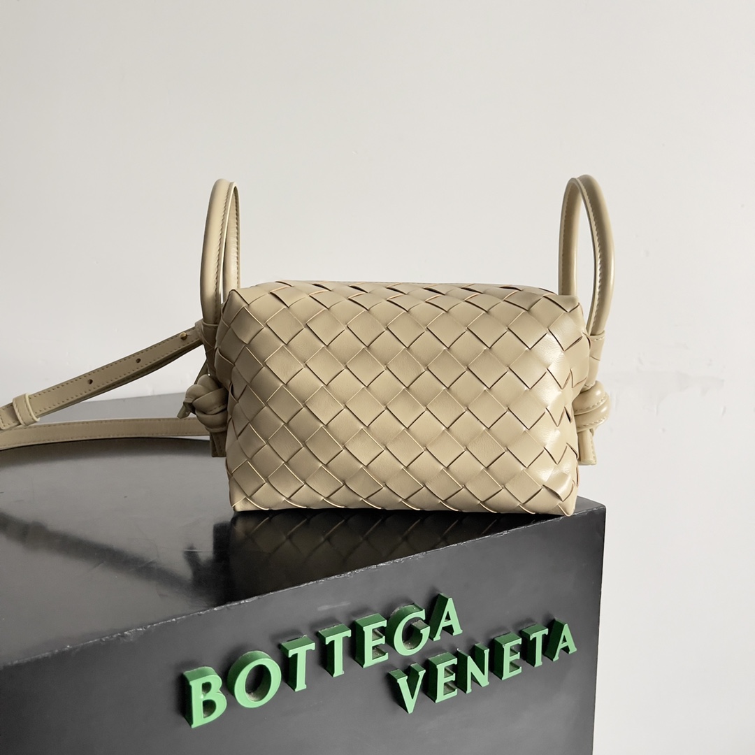 Bagsaaa B0tt*ga Ven*ta Top Handle Loop 796615 Beige - 13x21x13cm