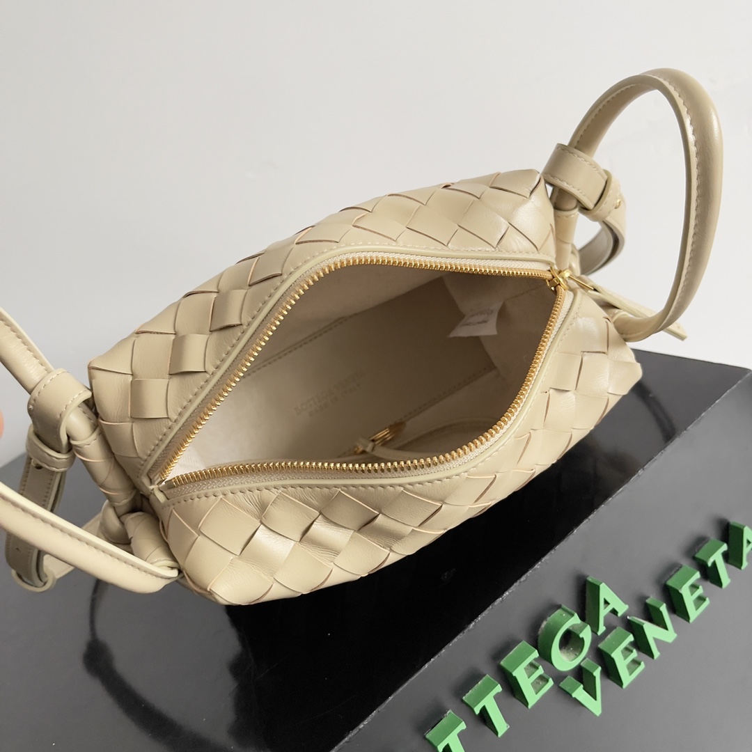 Bagsaaa B0tt*ga Ven*ta Top Handle Loop 796615 Beige - 13x21x13cm