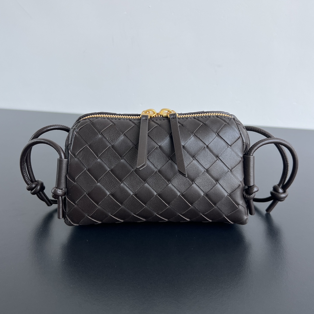 Bagsaaa B0tt*ga Ven*ta Intrecciato Concert Pouch 794258 Fondant - 18.5*11.5*8.5 cm