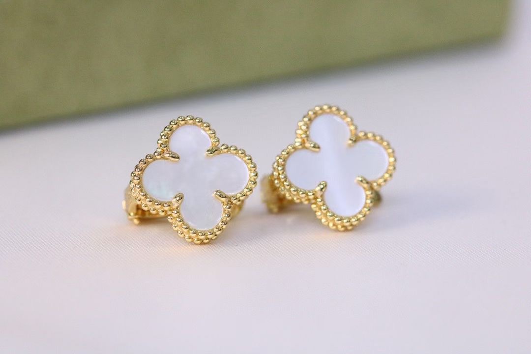 Bagsaaa V*n Cl**f & Arp*1s Vintage Alhambra earrings gold