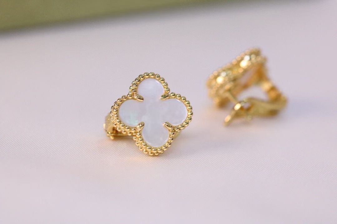 Bagsaaa V*n Cl**f & Arp*1s Vintage Alhambra earrings gold