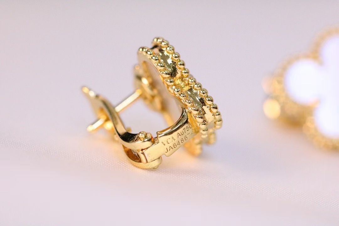 Bagsaaa V*n Cl**f & Arp*1s Vintage Alhambra earrings gold