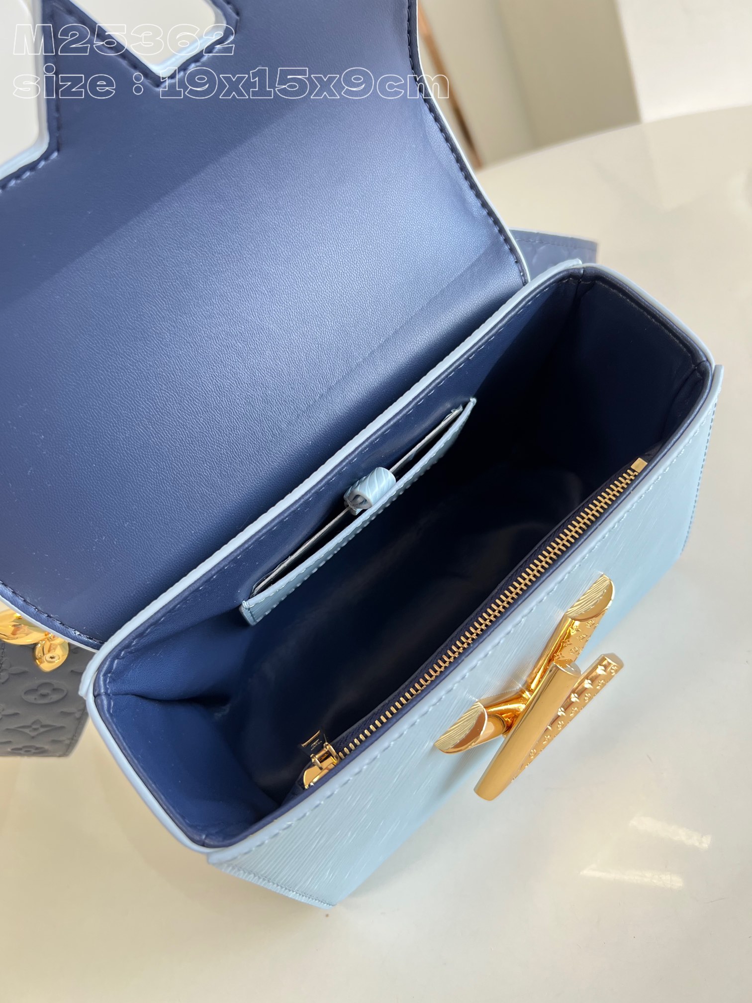 Bagsaaa L0vis Vvtt0n M25362 Twist PM Washed Blue - 15 x 9 x 19 cm