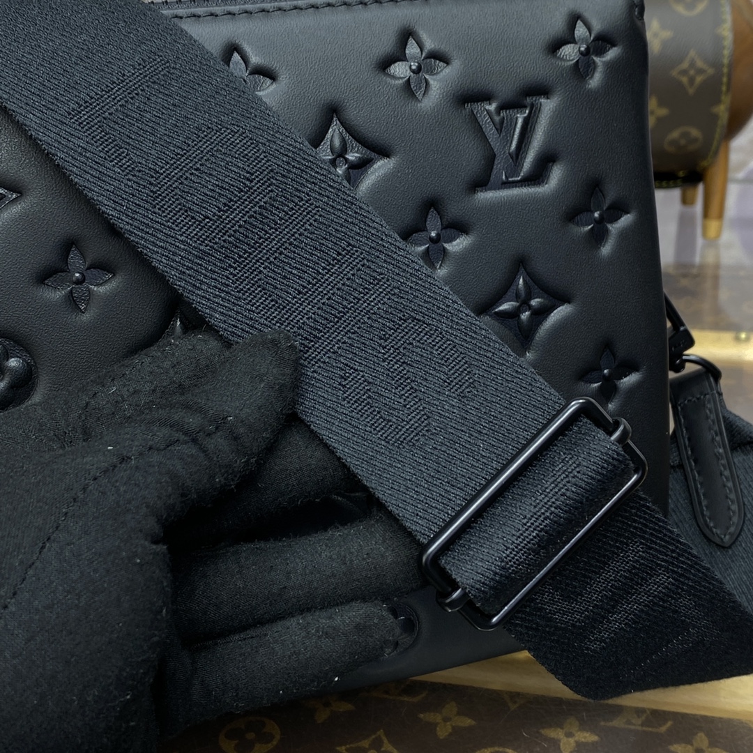Bagsaaa L0vis Vvtt0n M11370 Coussin PM All Black - 20 x 12 x 26 cm