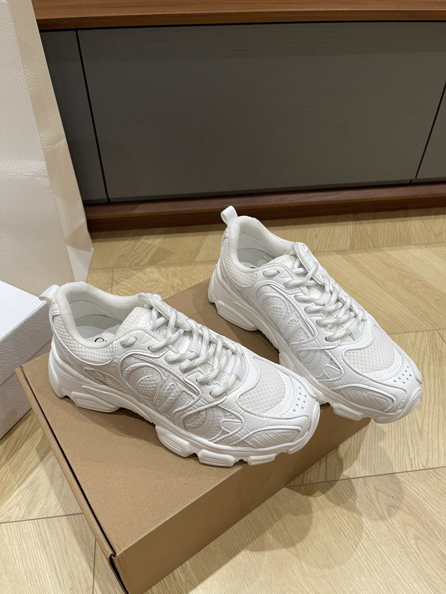 Bagsaaa D10r Chrono Sneaker Mesh and White Leather-Effect Panels