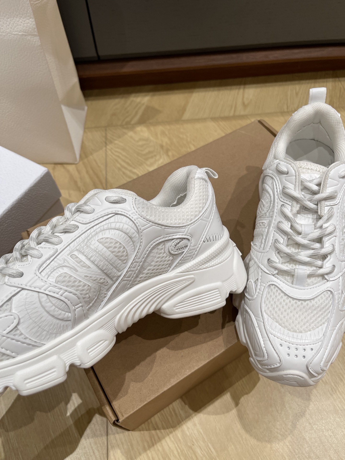 Bagsaaa D10r Chrono Sneaker Mesh and White Leather-Effect Panels