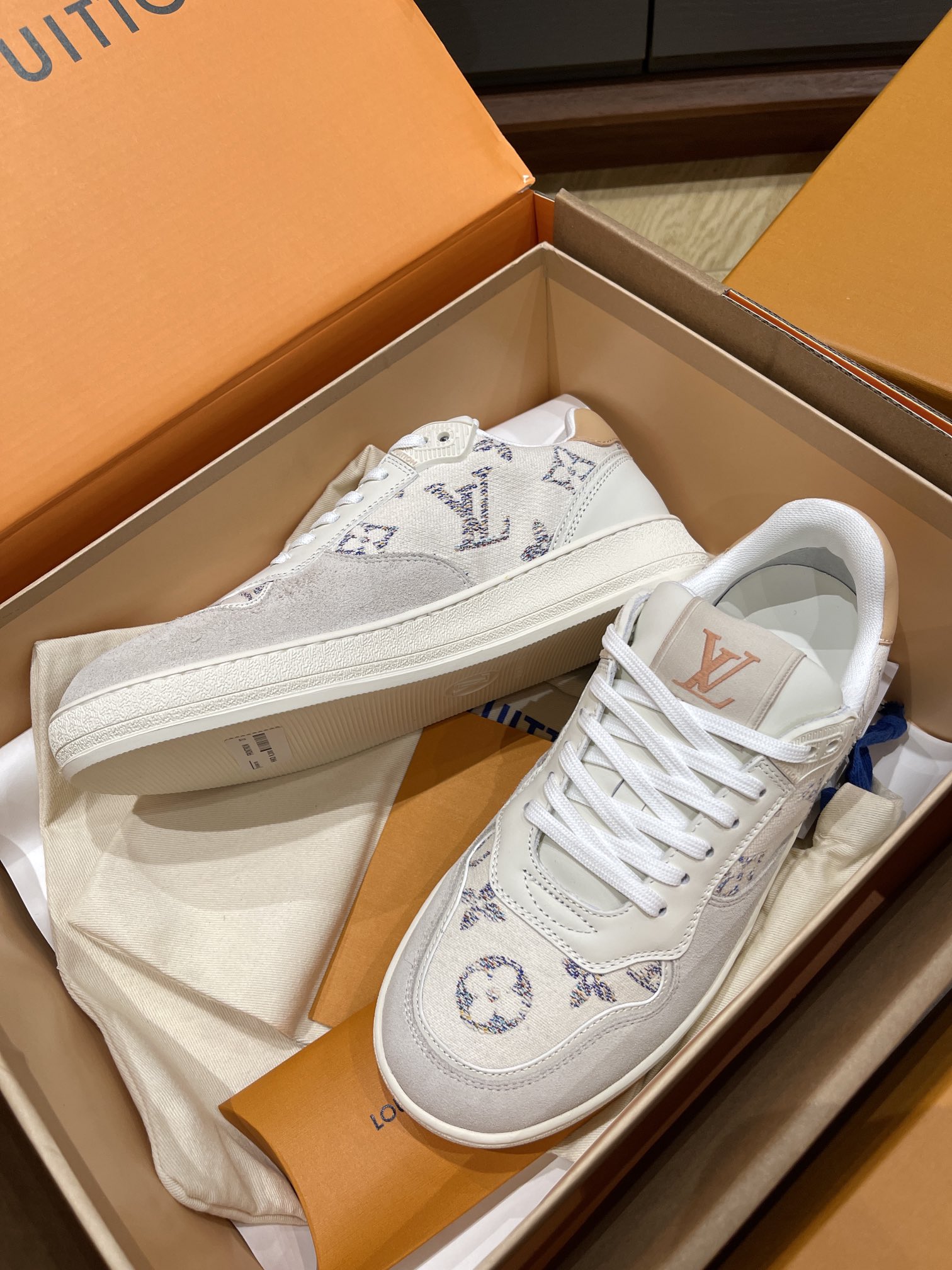 Bagsaaa L0vis Vvtt0n Stadium Sneaker Monogram-pattern tweed