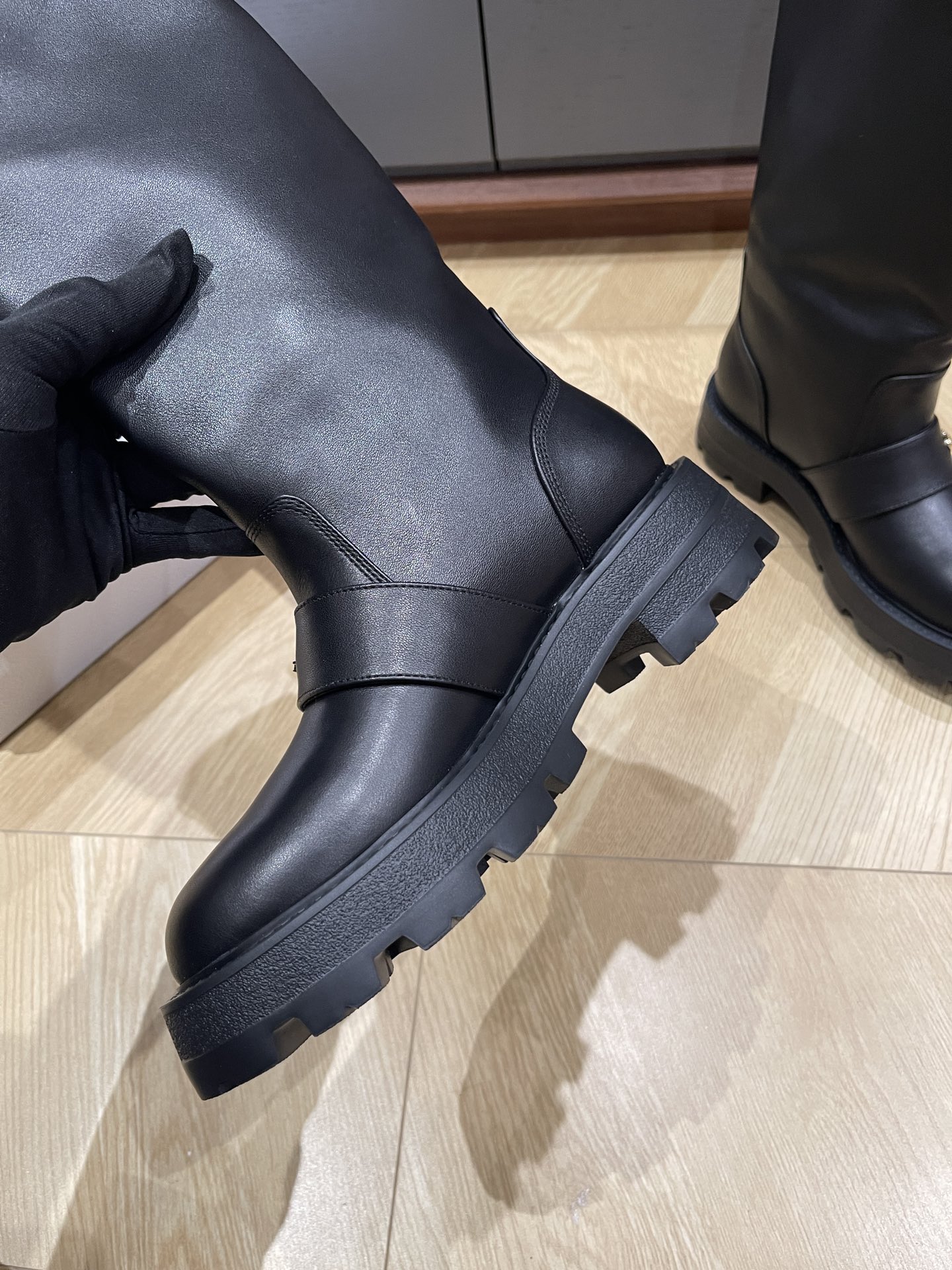 Bagsaaa D10r D-Quest Boot Black Calfskin