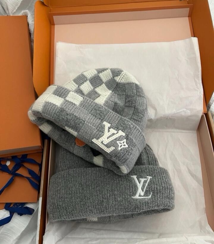 Bagsaaa LV Crush Damoflage Pearls Beanie M7874A Gray Reversibel