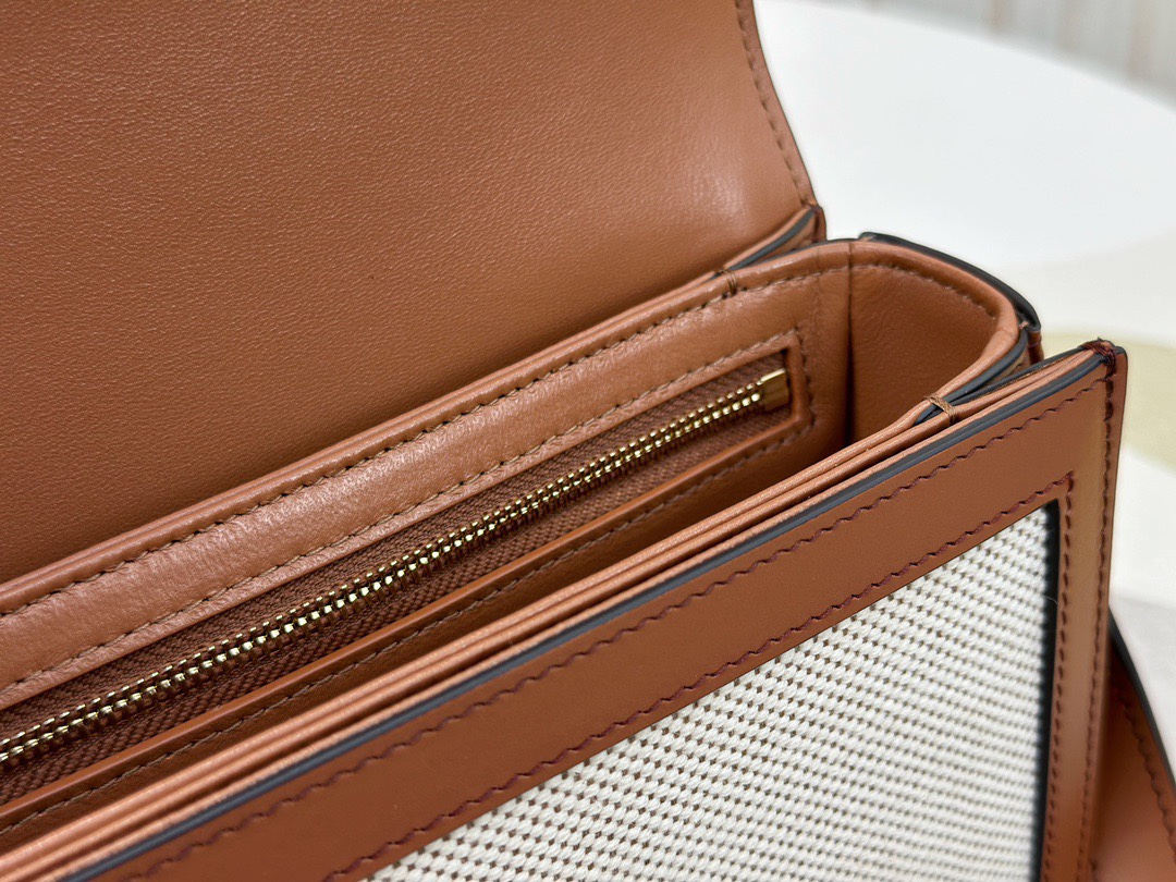 Bagsaaa Ce1i*e Teen Triomphe in Natural Textile and Tan Calfskin - 18.5 x 13.5 x 7 CM
