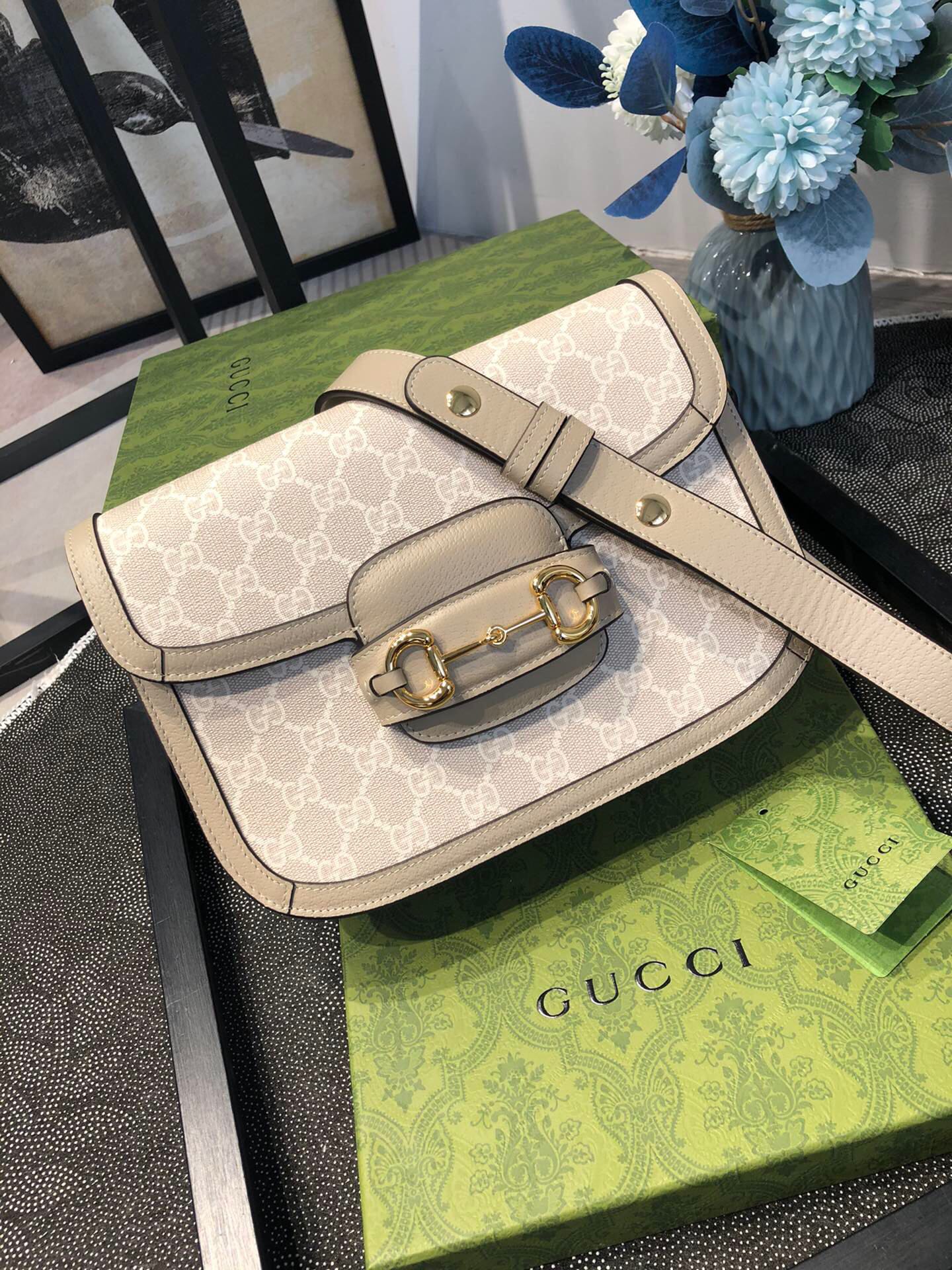Bagsaaa Gvc*1 Horsebit 1955 small shoulder bag 602204 beige & white - 25 x 18 x 8 cm