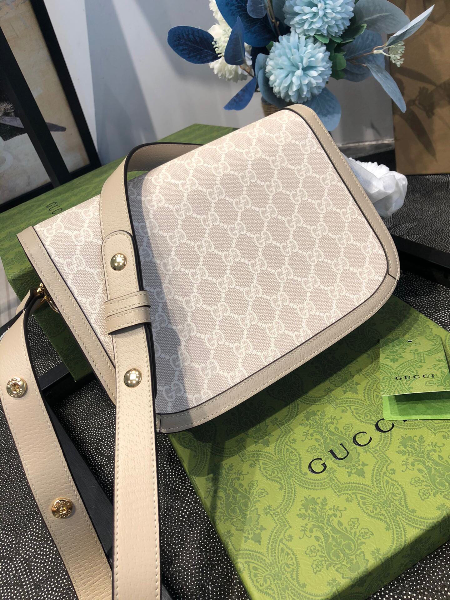 Bagsaaa Gvc*1 Horsebit 1955 small shoulder bag 602204 beige & white - 25 x 18 x 8 cm