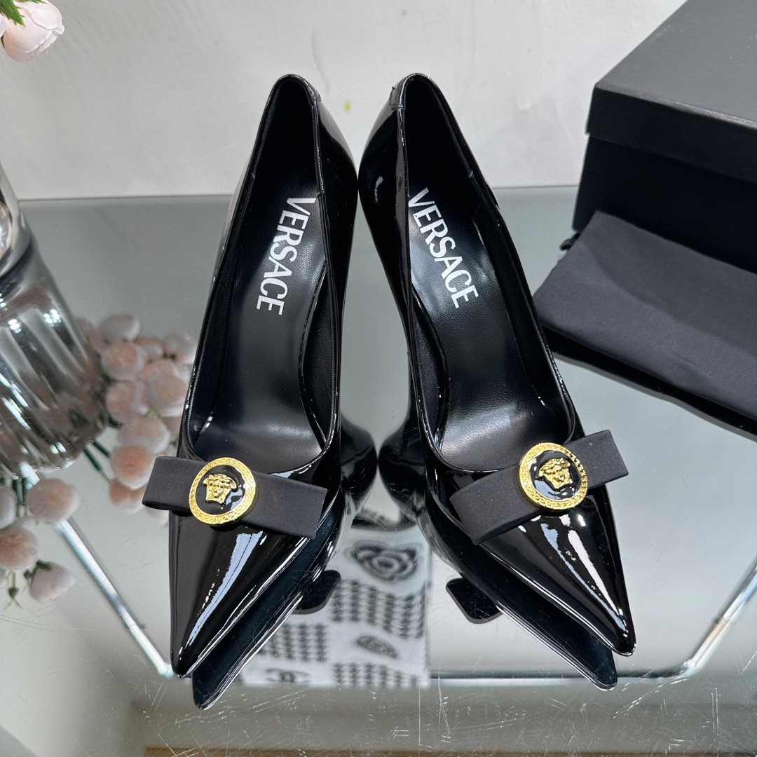 Bagsaaa Versace Gianni Ribbon Patent Pumps Black 85 mm