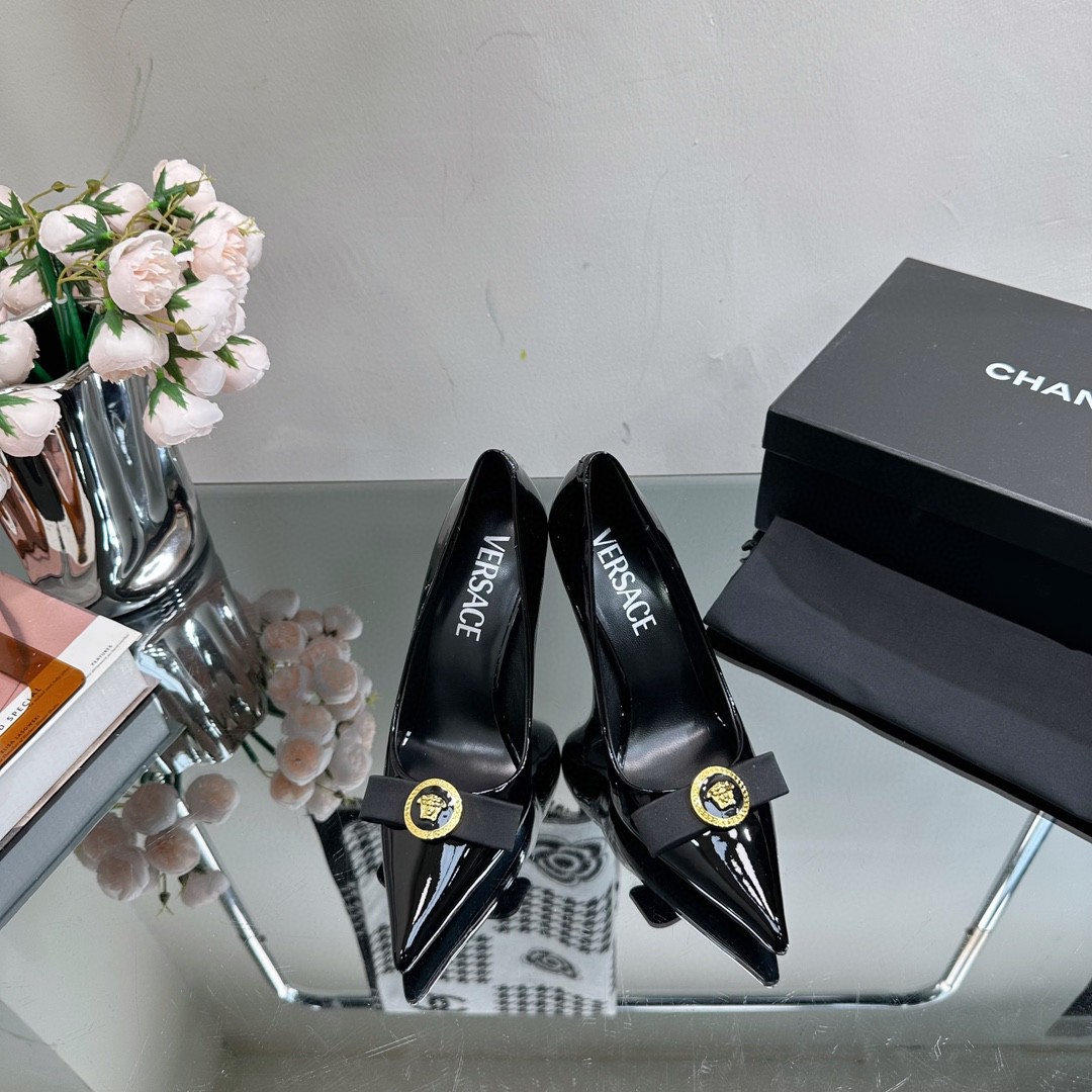 Bagsaaa Versace Gianni Ribbon Patent Pumps Black 85 mm