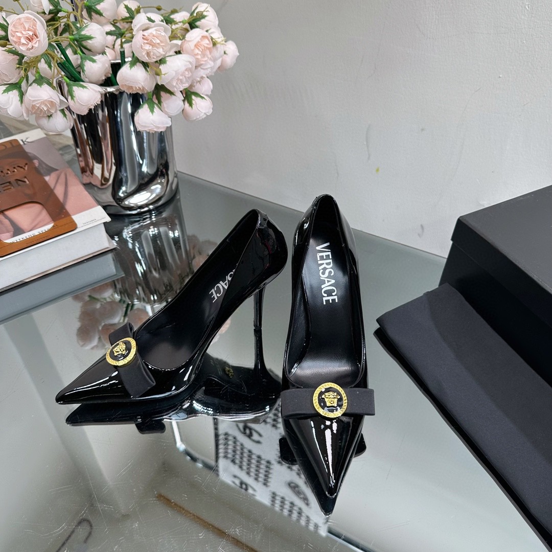 Bagsaaa Versace Gianni Ribbon Patent Pumps Black 85 mm