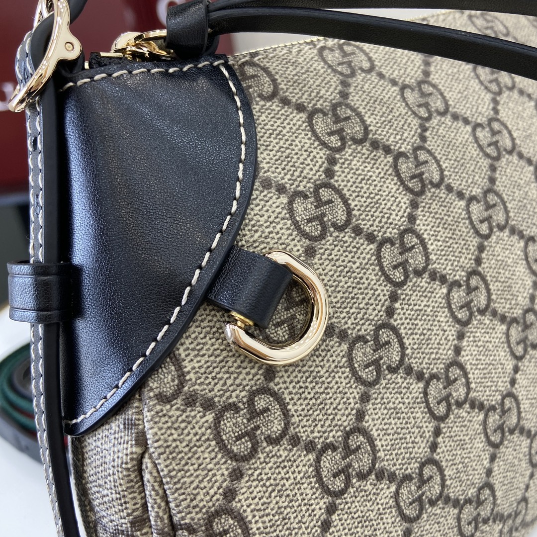 Bagsaaa Gvc*1 GG Emblem Small Shoulder Bag 815218 beige & black - 24.5x16x6cm