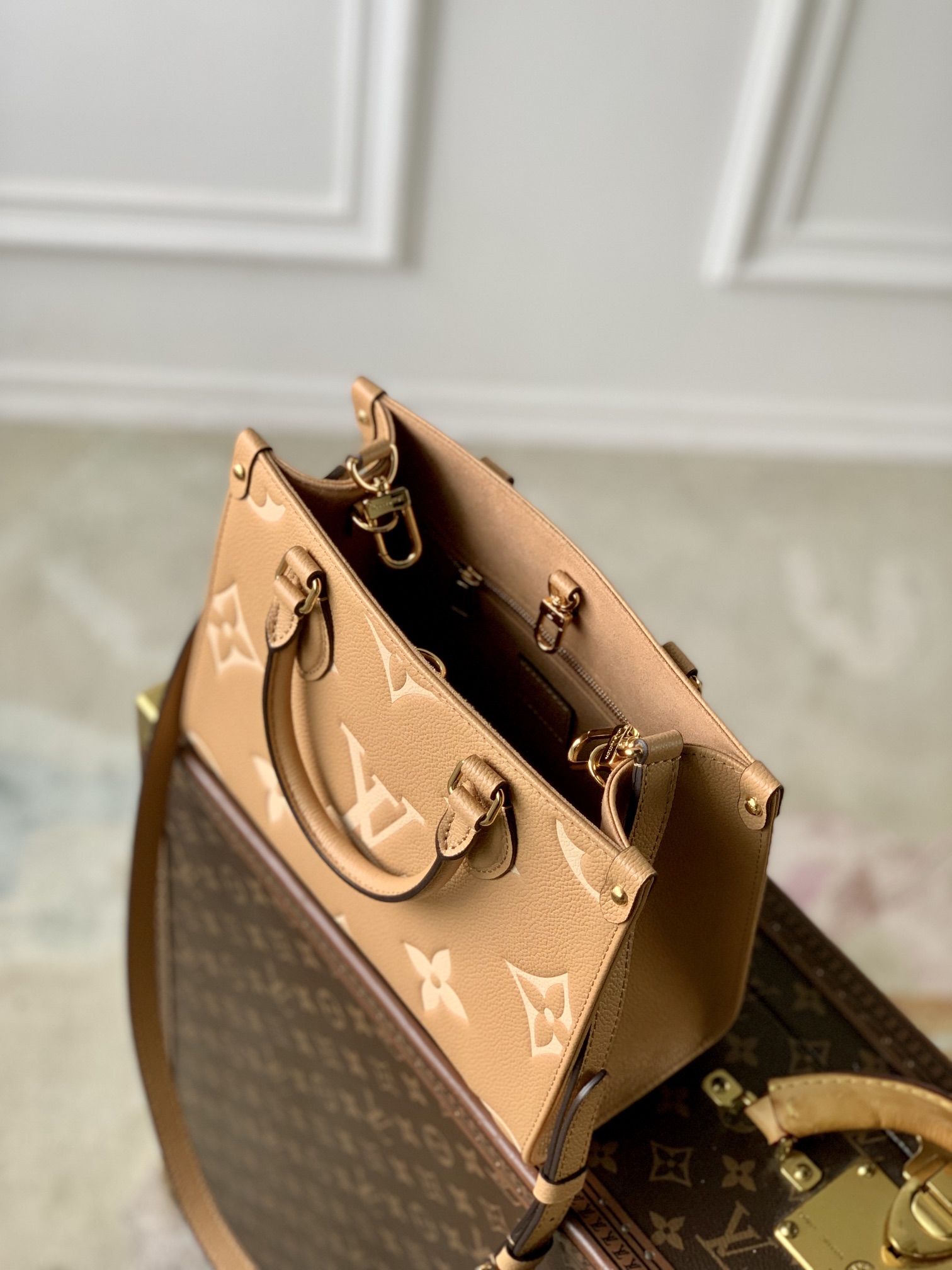 Bagsaaa L0vis Vvtt0n M12513 OnTheGo PM Tote Bag Beige/Cream - 25 x 19 x 11.5 cm