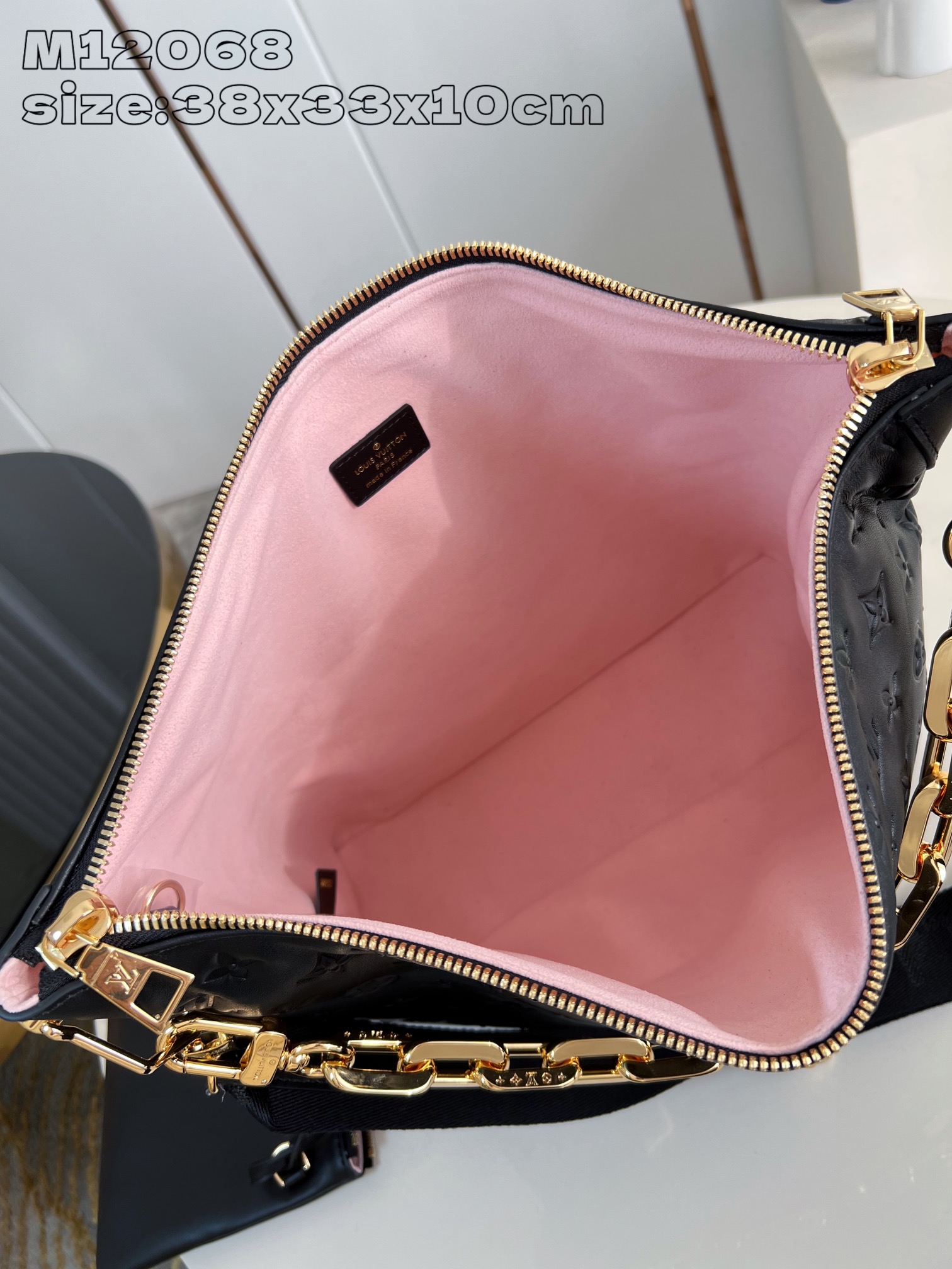 Bagsaaa L0vis Vvtt0n M12068 Coussin MM Hobo Bag Black - 38 x 33 x 10 cm