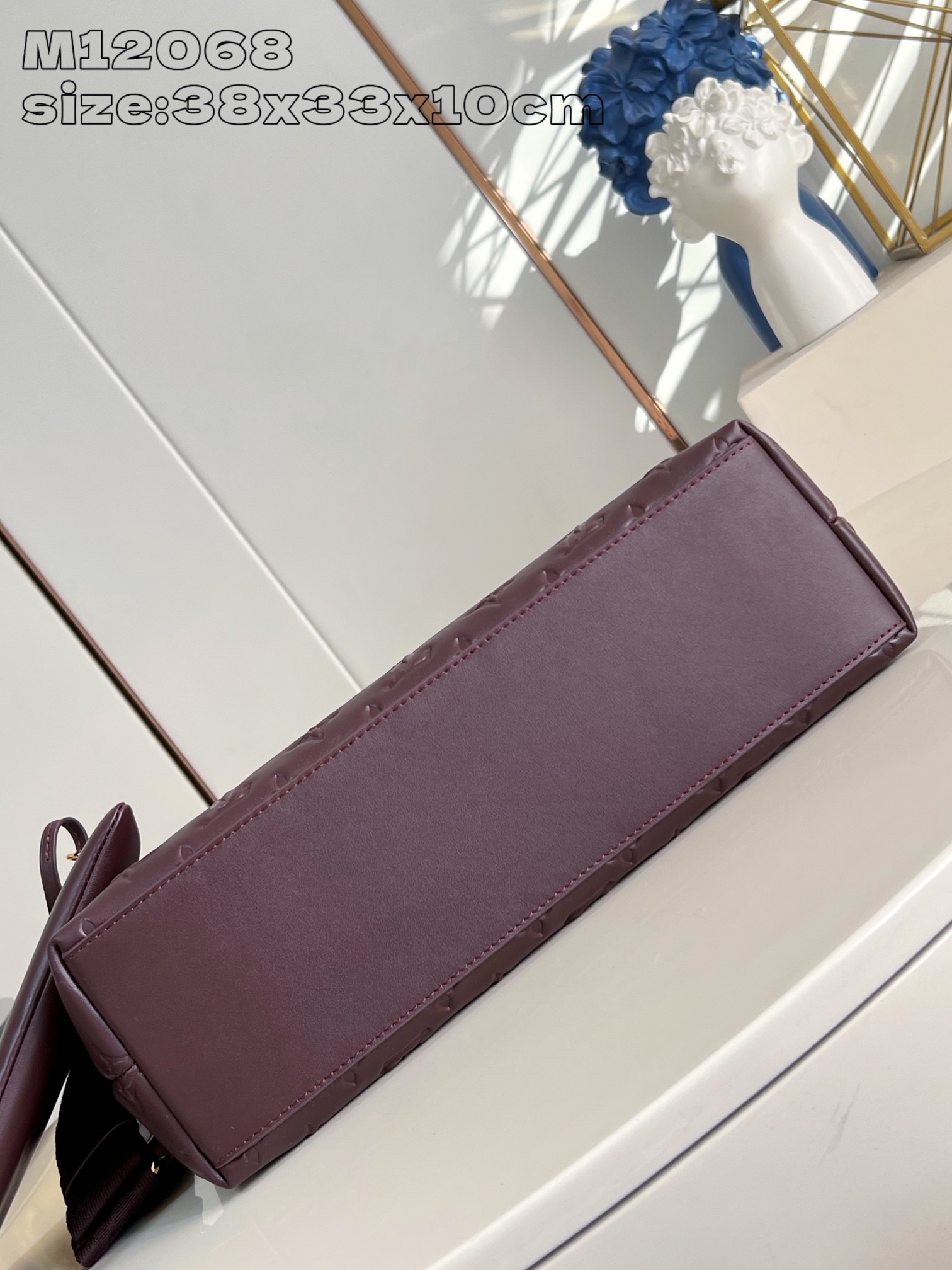 Bagsaaa L0vis Vvtt0n M12072 Coussin MM Hobo Bag Chocolate - 38 x 33 x 10 cm