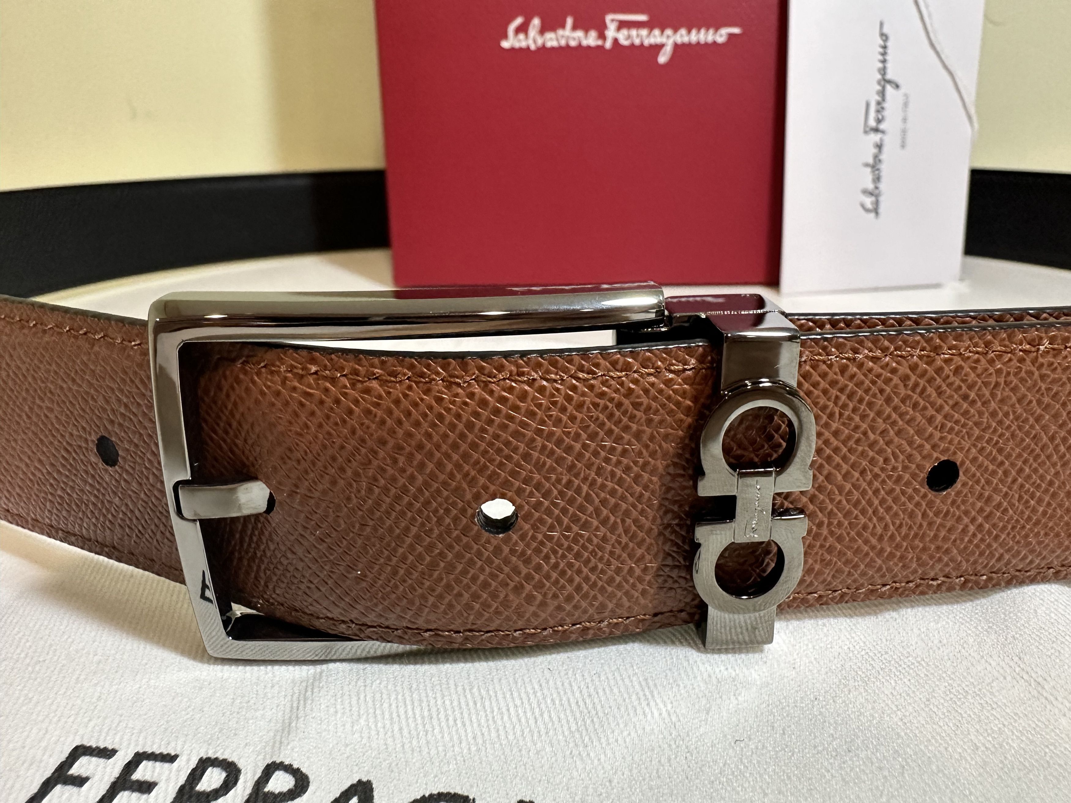 Bagsaaa Ferragamo Reversible Brown/Black Belt