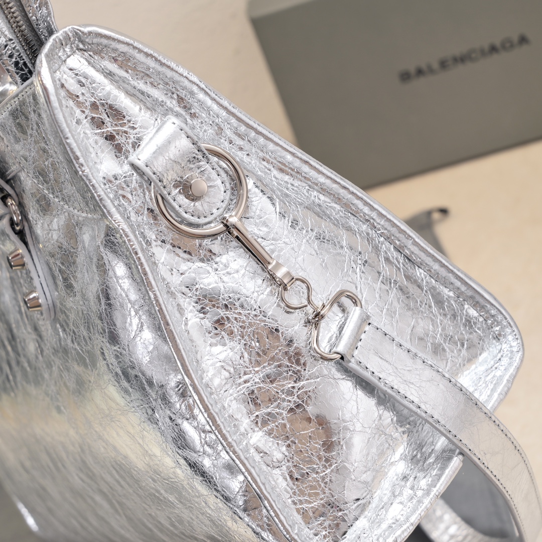 Bagsaaa Ba1en*iaga Le City Medium Bag Metallized in Silver - 38cm*25cm*14cm