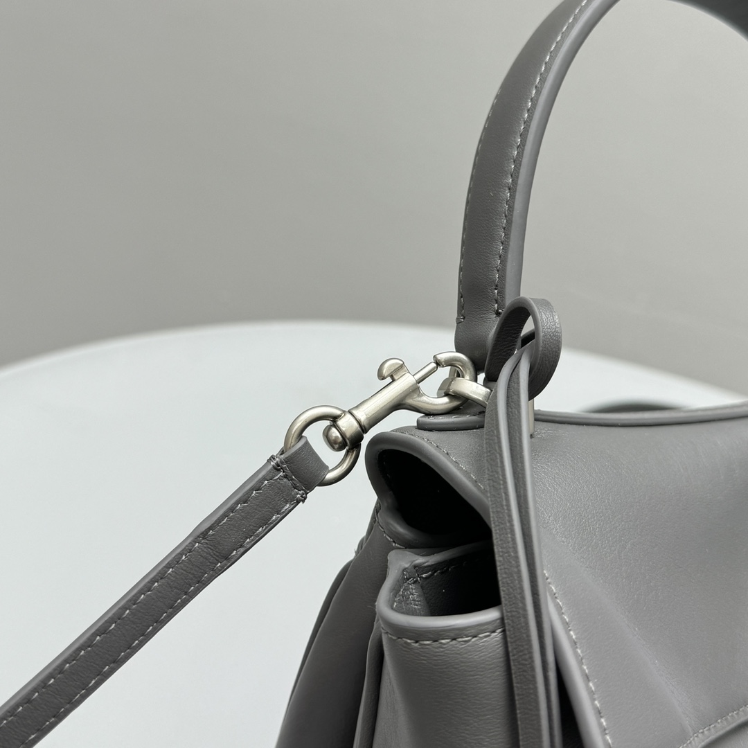Bagsaaa Ba1en*iaga Rodeo Mini Handbag in Gray - 23x10x8cm