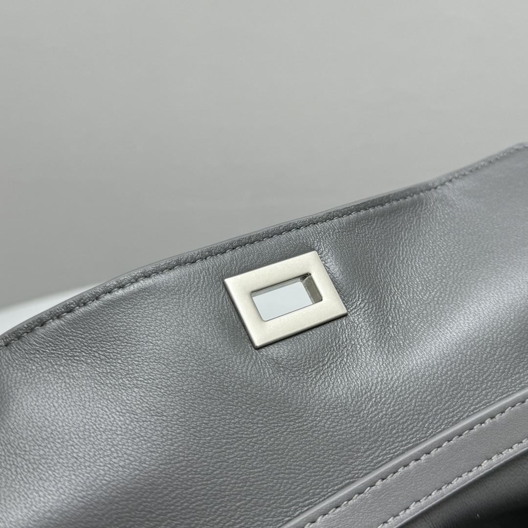 Bagsaaa Ba1en*iaga Rodeo Mini Handbag in Gray - 23x10x8cm