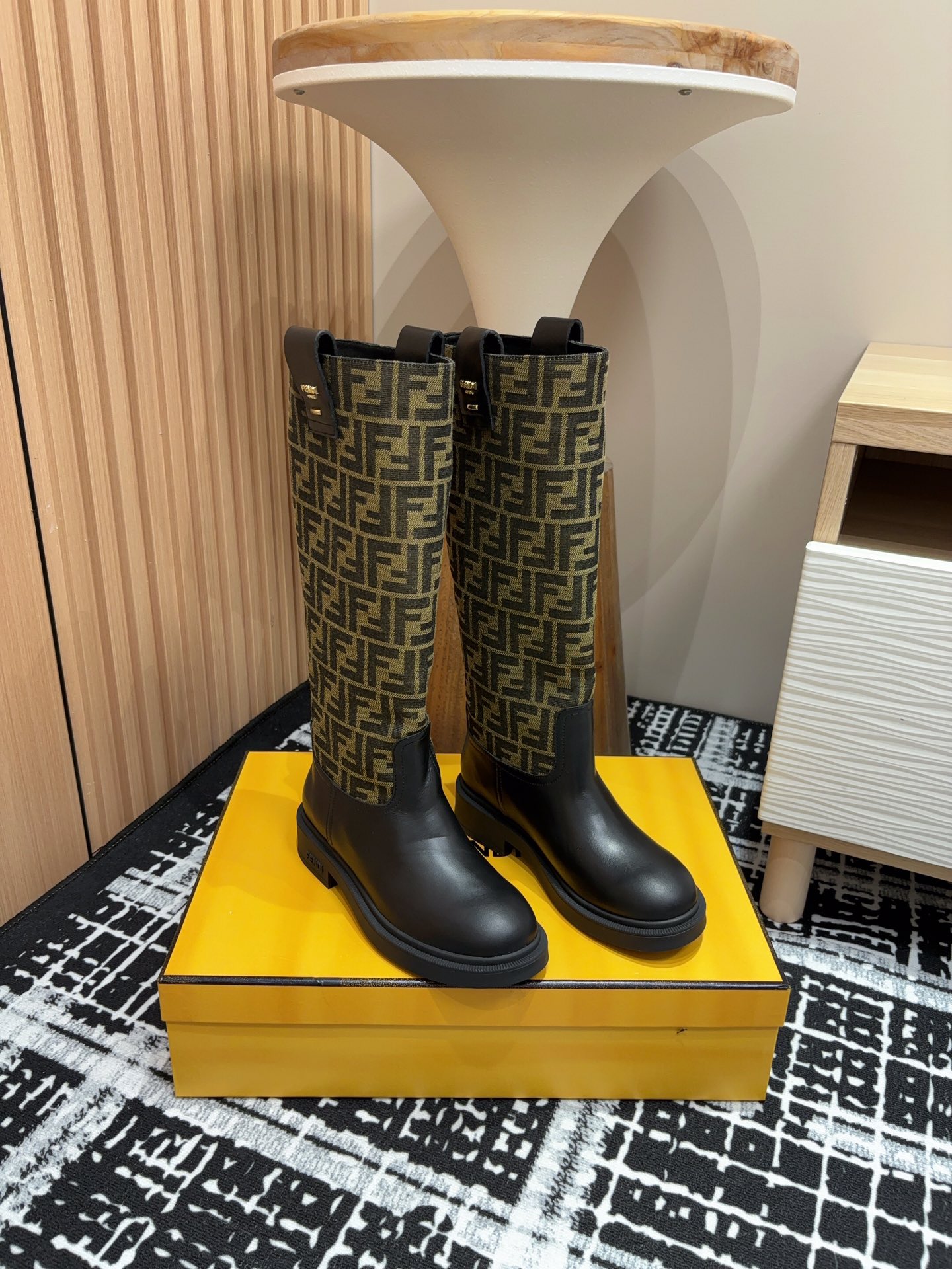 Bagsaaa F**di Filo Black leather and brown FF fabric boots