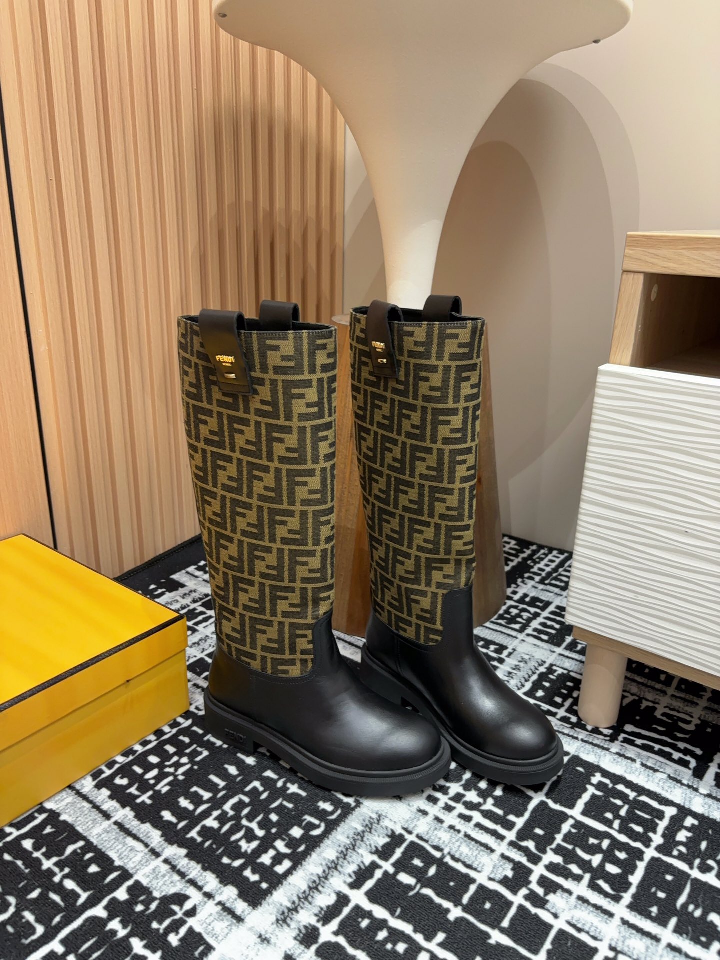 Bagsaaa F**di Filo Black leather and brown FF fabric boots