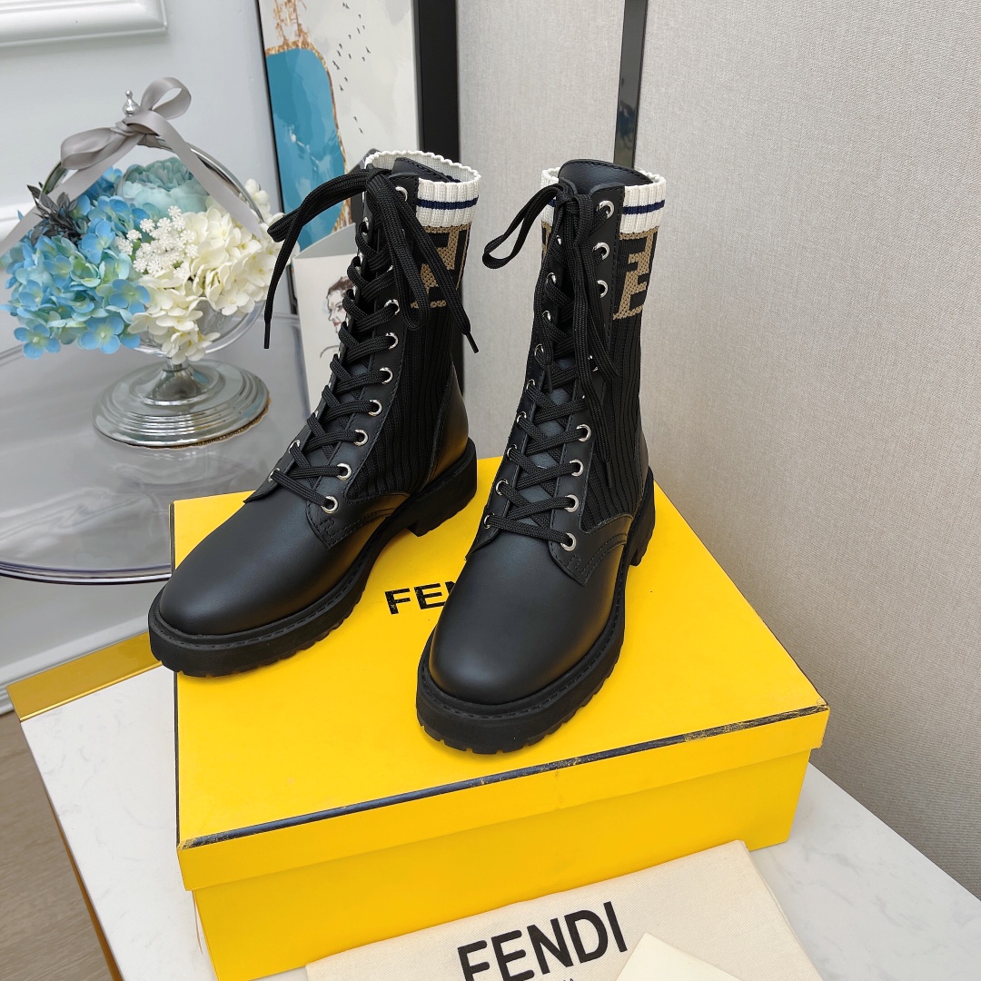 Bagsaaa F**di Rockoko Black leather biker boots with stretch fabric