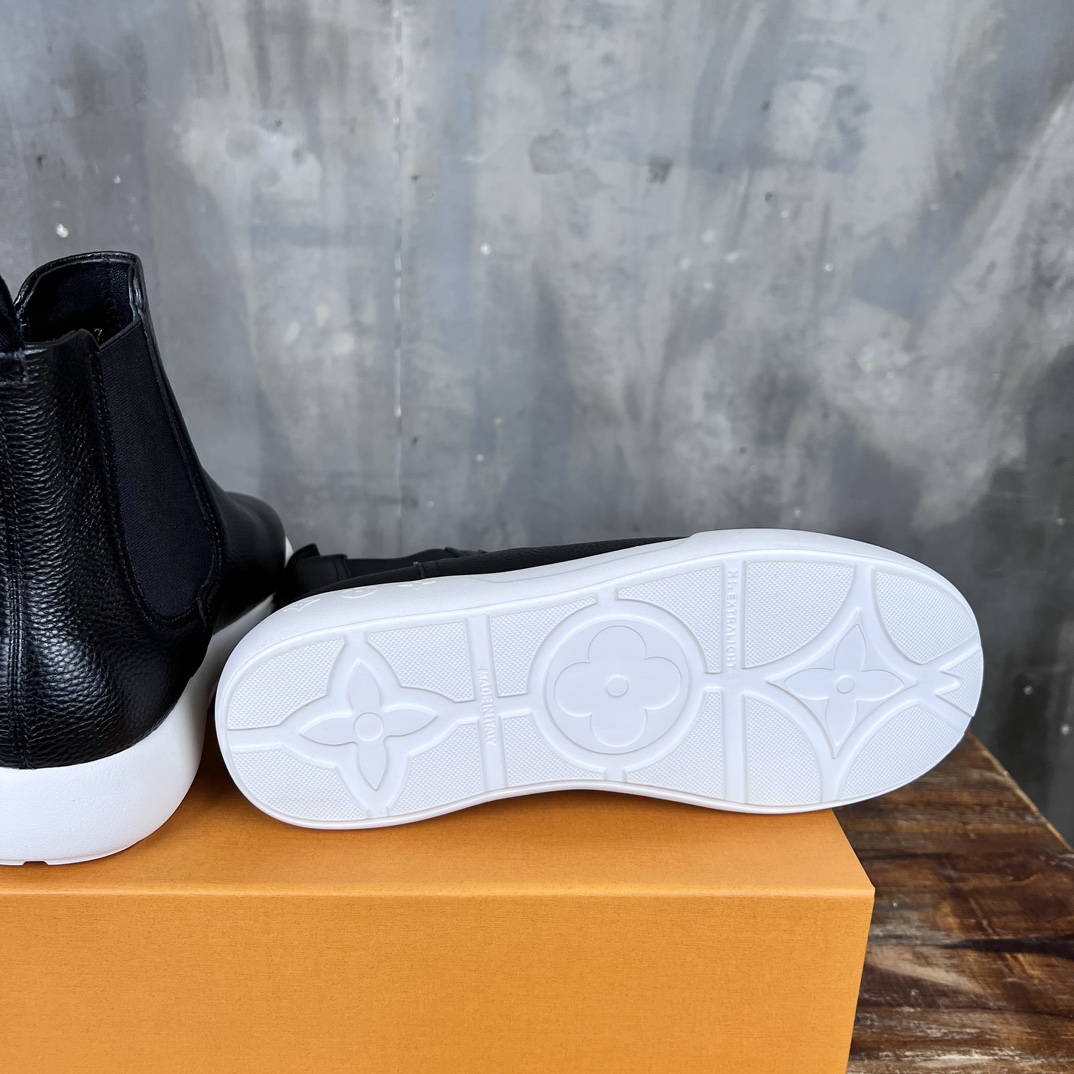Bagsaaa LV Pacific Chelsea Boot Black