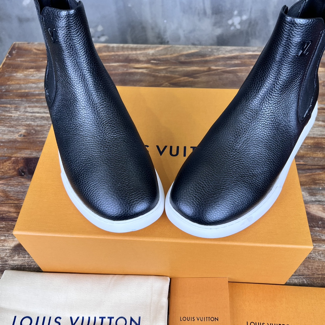 Bagsaaa LV Pacific Chelsea Boot Black