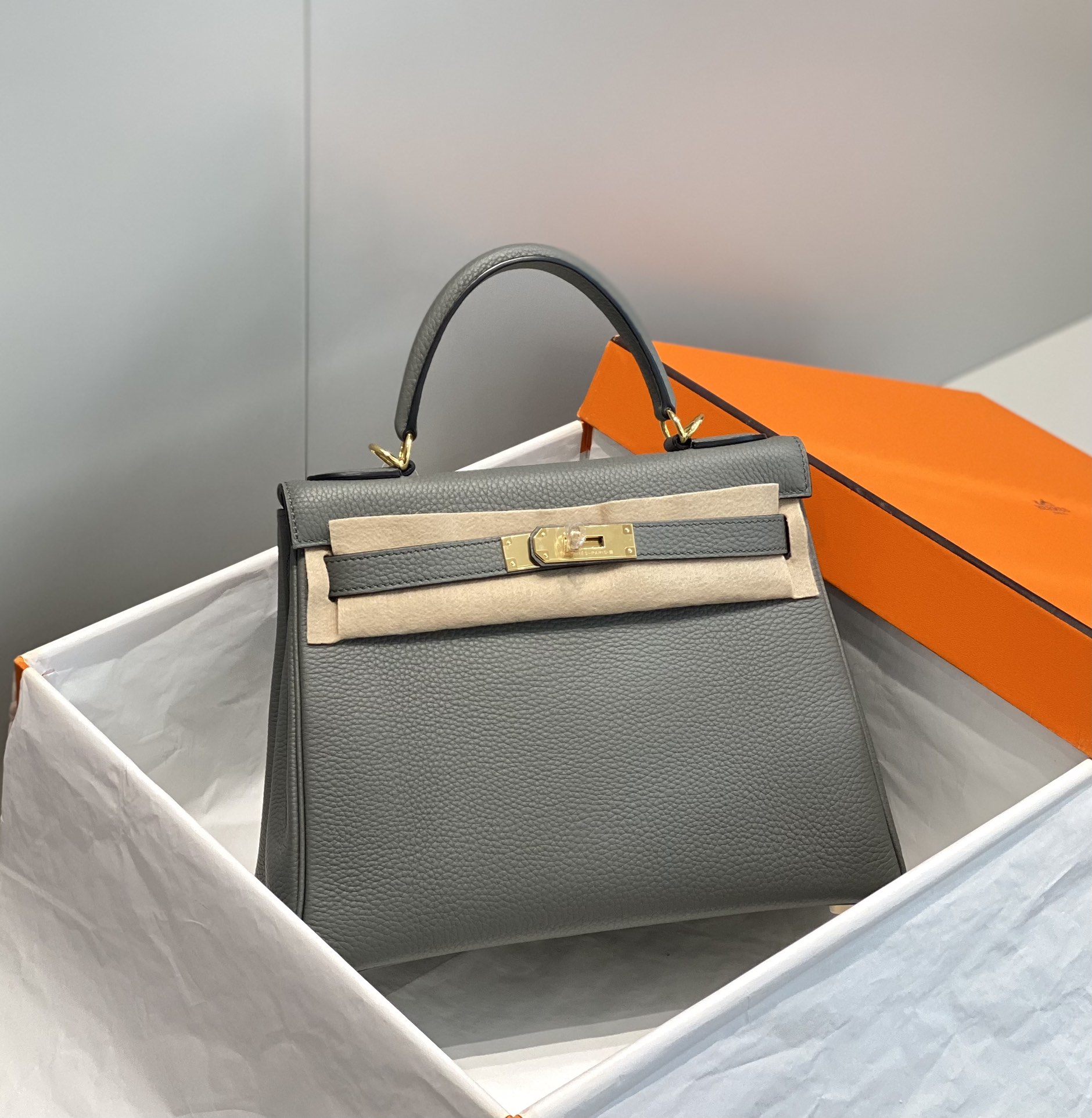 Bagsaaa H**me5 Kelly Gray Togo & Gold Hardware - 28cm