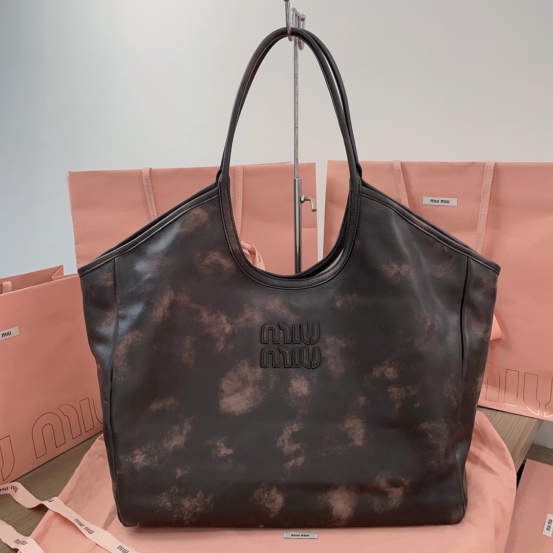 Bagsaaa M1um1u Leather tote bag coffee - 38x38x18 cm