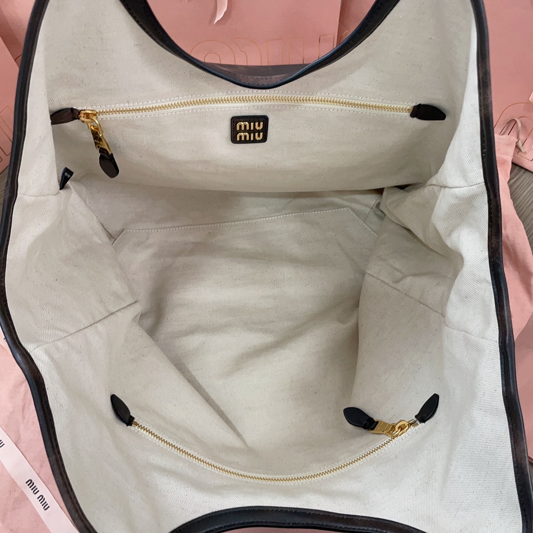 Bagsaaa M1um1u Leather tote bag coffee - 38x38x18 cm
