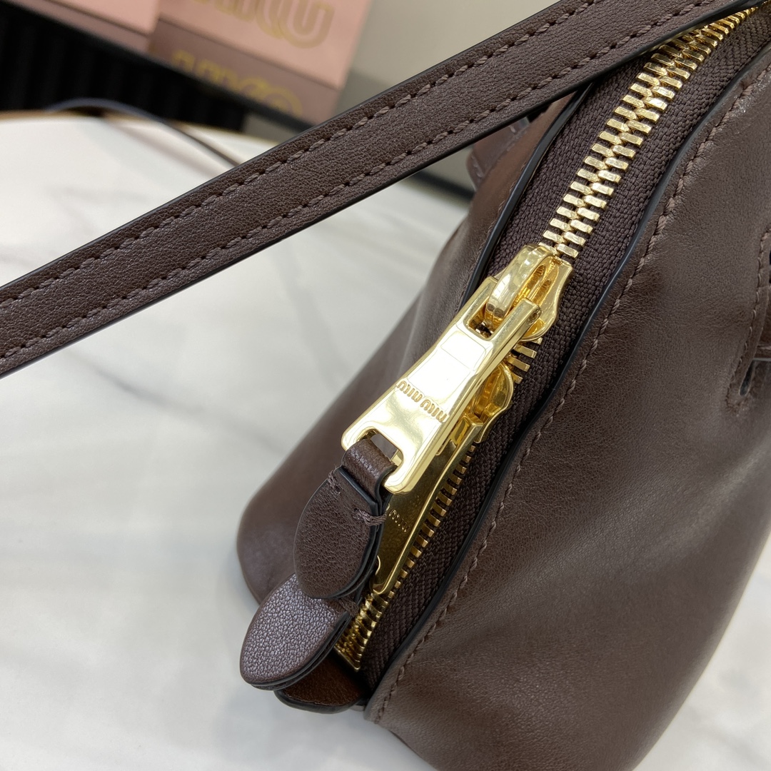 Bagsaaa M1um1u Aventure nappa leather top-handle bag dark brown - 33x17x11 cm