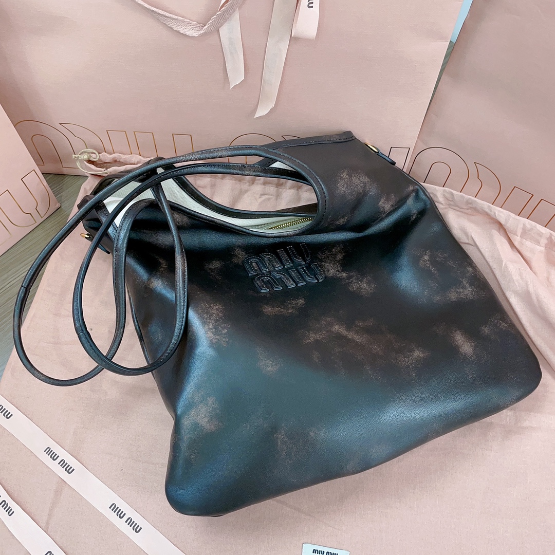 Bagsaaa M1um1u IVY leather bag coffee - 40x35cm