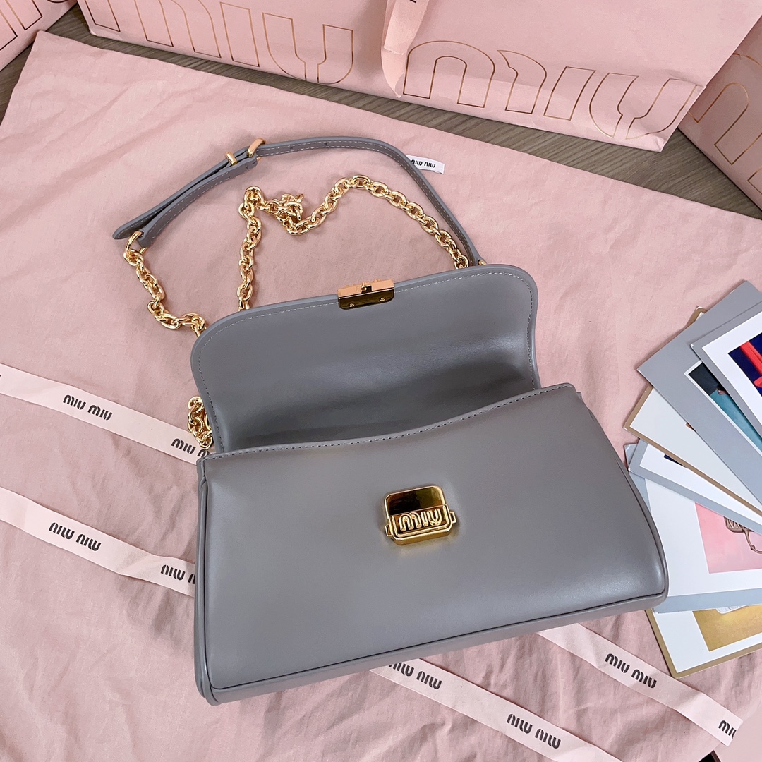 Bagsaaa M1um1u Leather shoulder bag 5BD266 gray - 24x13.5x9 cm