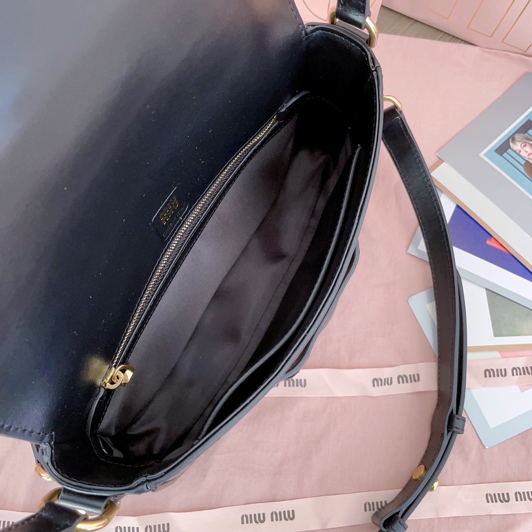 Bagsaaa M1um1u Penny leather bag 5BD270 black - 23x13.5x5cm
