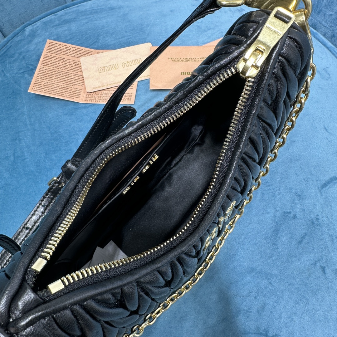 Bagsaaa M1um1u Matelassé nappa leather shoulder bag 5BH211 Black - 20x17x5 cm