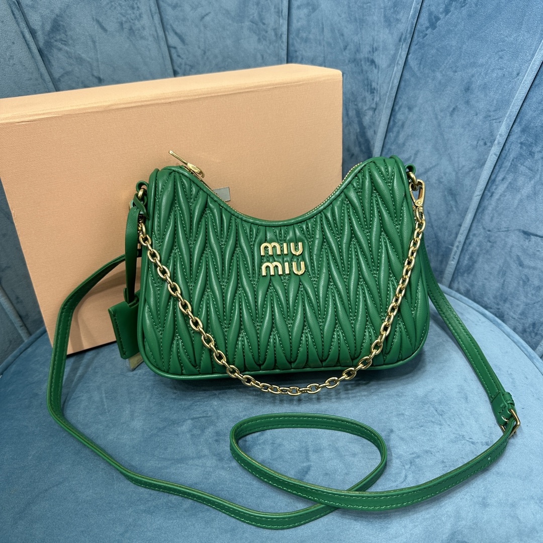 Bagsaaa M1um1u Matelassé nappa leather shoulder bag 5BH211 Green - 20x17x5 cm