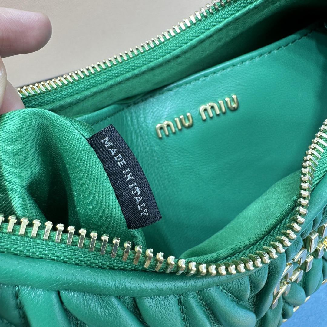 Bagsaaa M1um1u Matelassé nappa leather shoulder bag 5BH211 Green - 20x17x5 cm