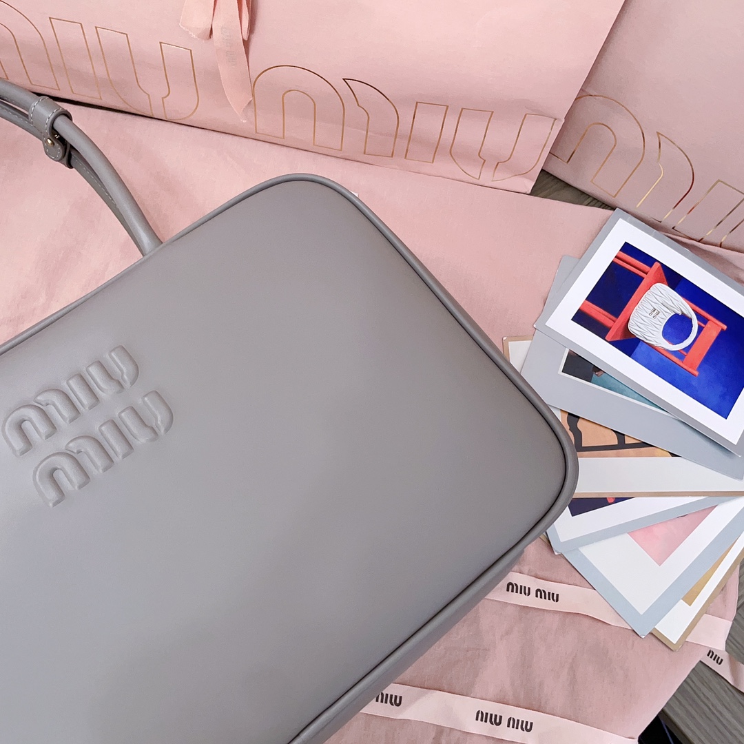 Bagsaaa Miu Miu Leather Beau bag 5BB117 gray - 34x23x10 cm
