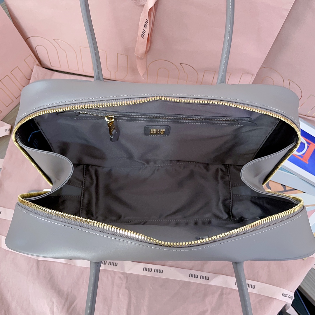 Bagsaaa Miu Miu Leather Beau bag 5BB117 gray - 34x23x10 cm