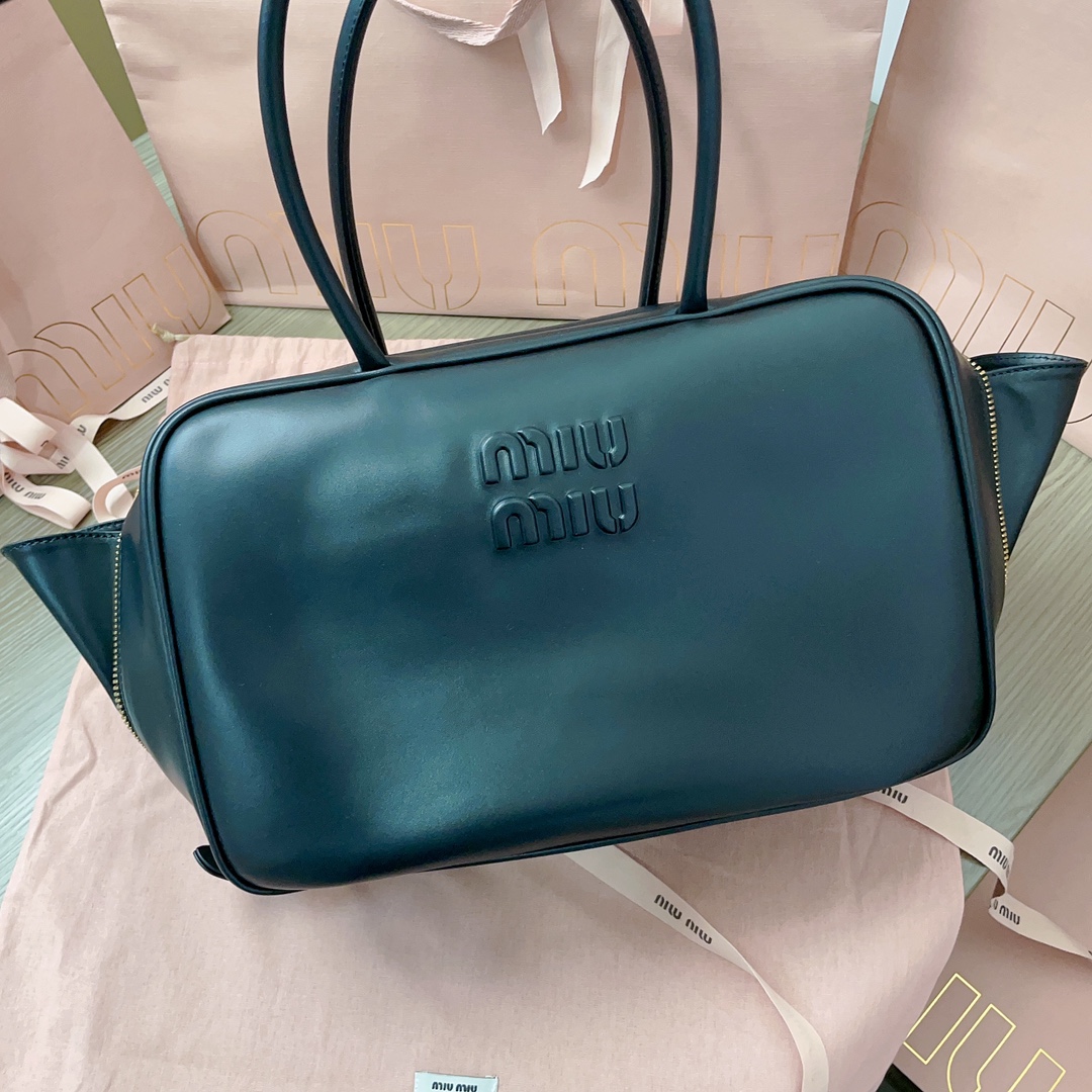 Bagsaaa Miu Miu Leather Beau bag 5BB117 Black - 34x23x10 cm